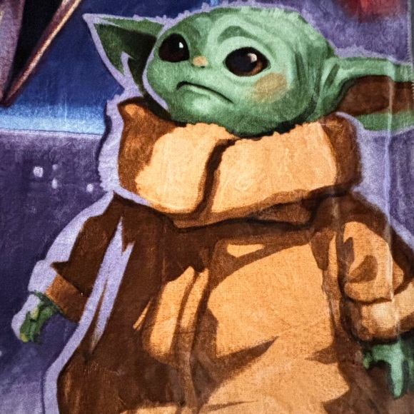 Star Wars “The Mandalorian Vintage Child” Throw Blanket Faux Fur Super Soft Warm - Picture 7 of 12